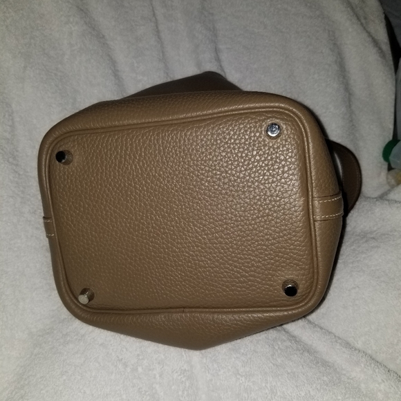 Hermes - Picture 2 of 7